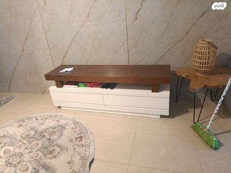 מזנון עץ