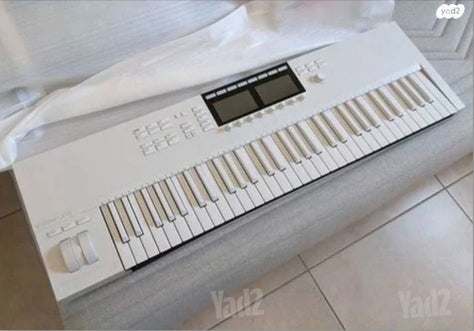מקלדת שליטה KOMPLETE KONTROL