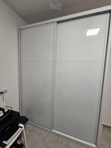 ארון בגדים + הובלה והתקנה
