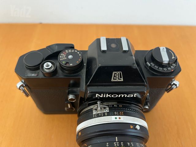 Nikkormat EL + Nikkor 35-105mm