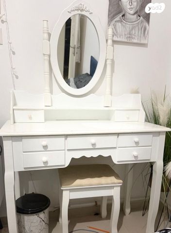 שידת נסיכות מעץ