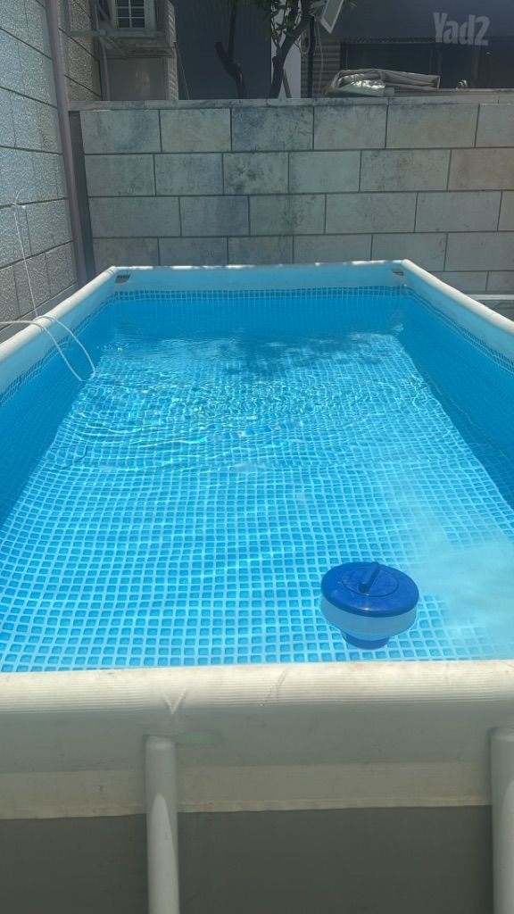 בריכה ביתית