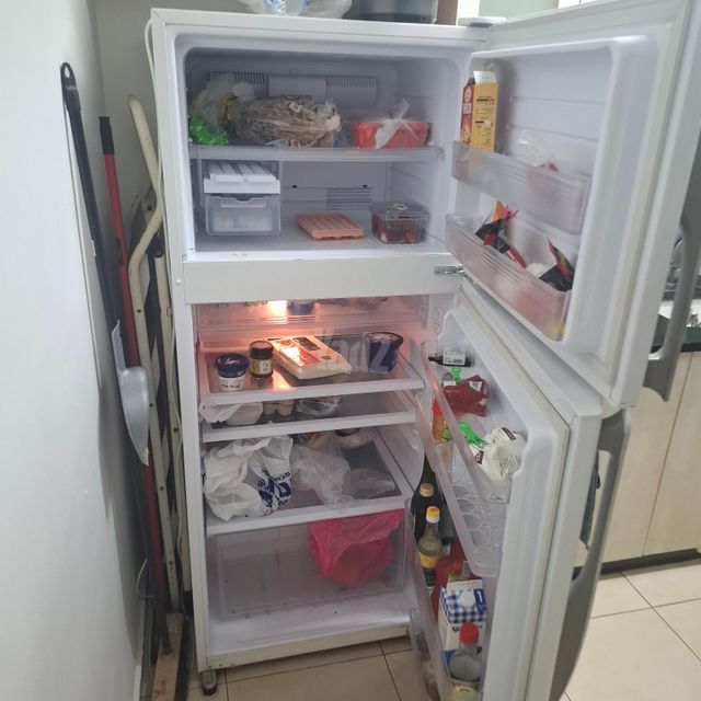 מקרר sharp