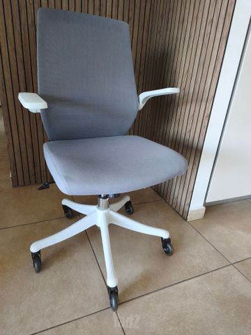 2 כיסאות תלמיד