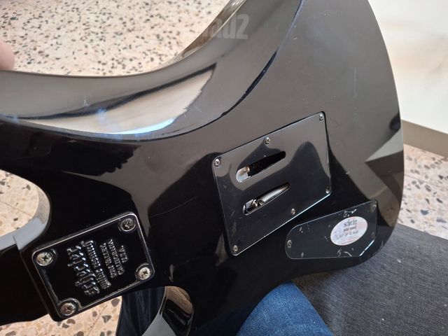 גיטרה Schecter synyste