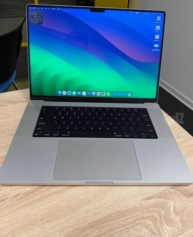 MacBook Pro m2 pro 16