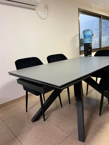 שולחן אוכל חדש