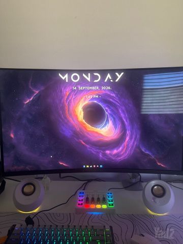 Dell alienware 32  oled