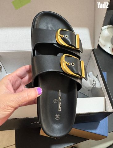 סנדלים של Seventy Nine