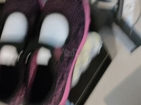 סניקרס
