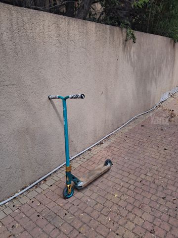 קורקינט סקוט