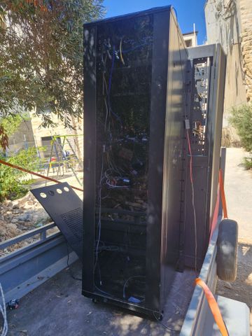 ארון תקשורת