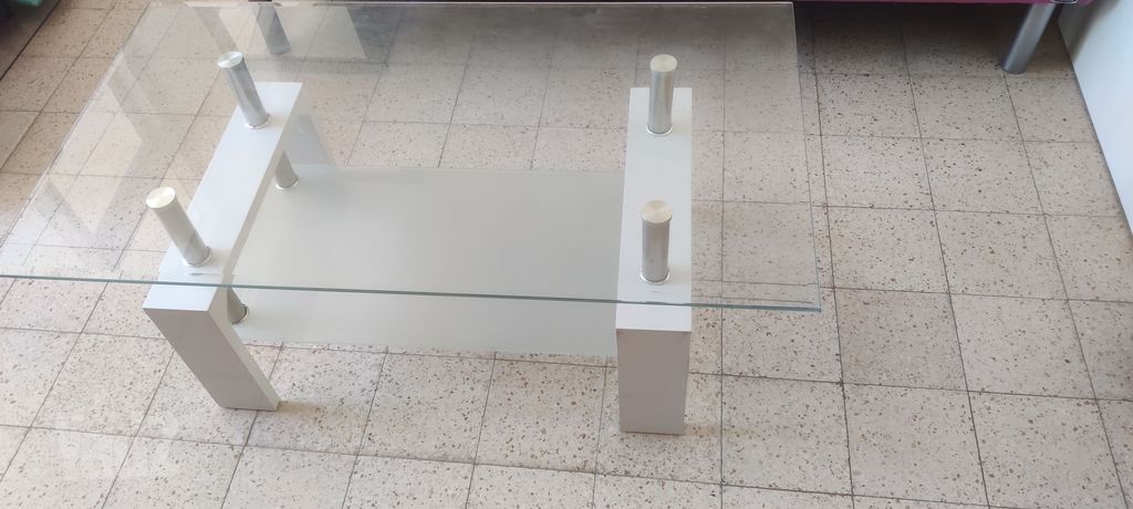 2 שולחנות למסירה