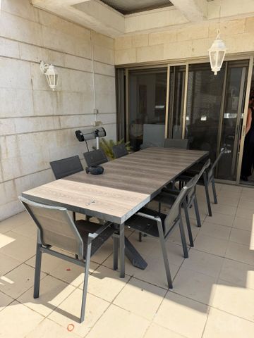 שולחן + 8 כיסאות