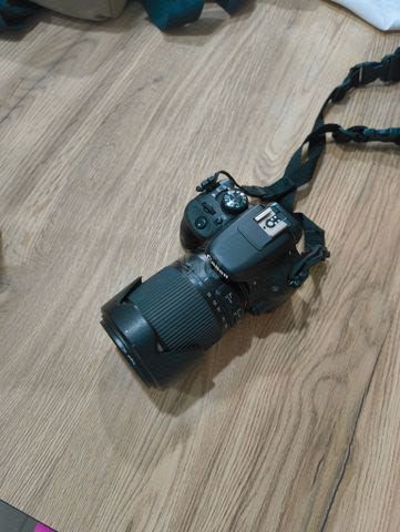 צלמת canon 100d