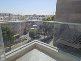מעקה זכוכית