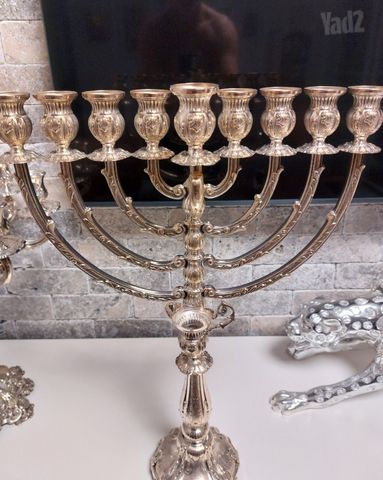 חנוכיה כסף