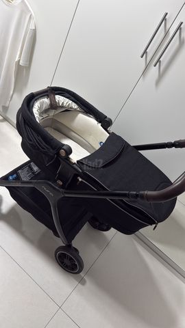 עגלת nuna triv next