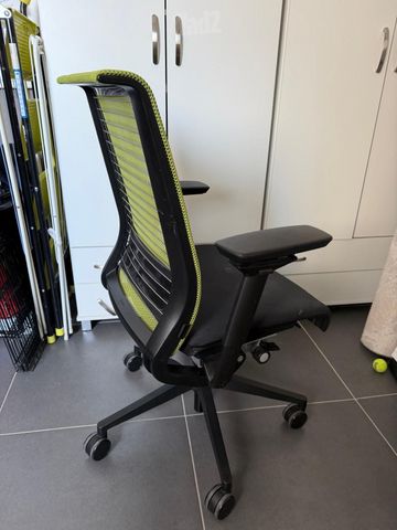 כיסא מחשב Steelcase Think