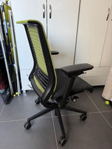כיסא מחשב Steelcase Think