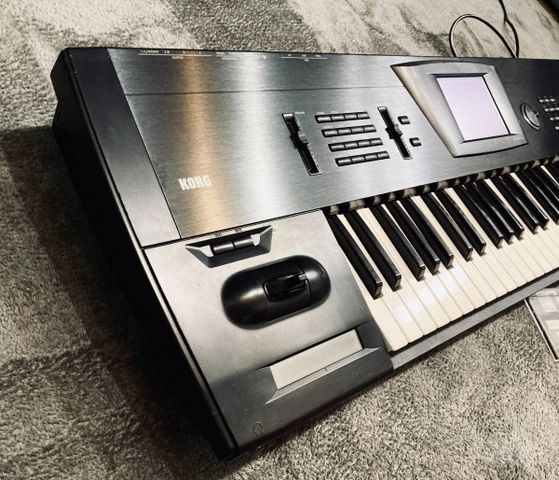 קלידים - KORG Trinity V3