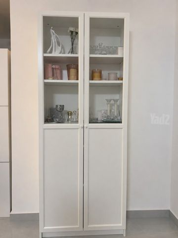 ארון ויטרינה