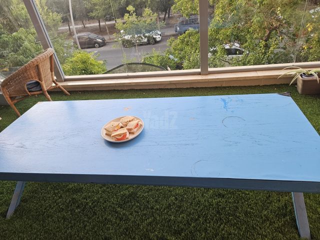 שולחן