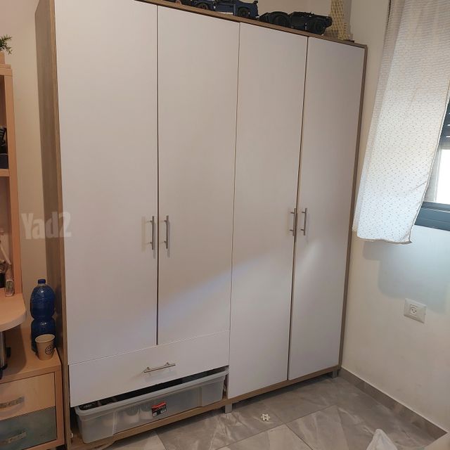 ארון בגדים