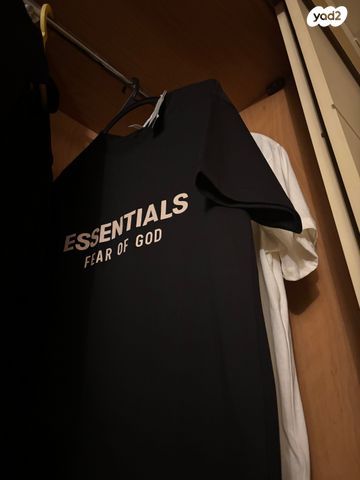 חולצה L עם טיקט essentials