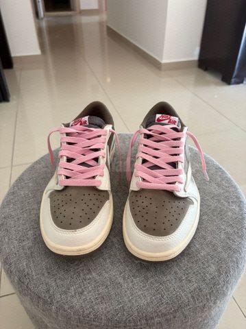 Air jordan 1 low travis