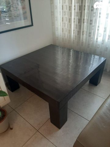 שולחן לסלון מעץ מלא