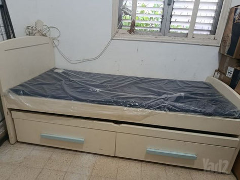 מיטה  נפתחת