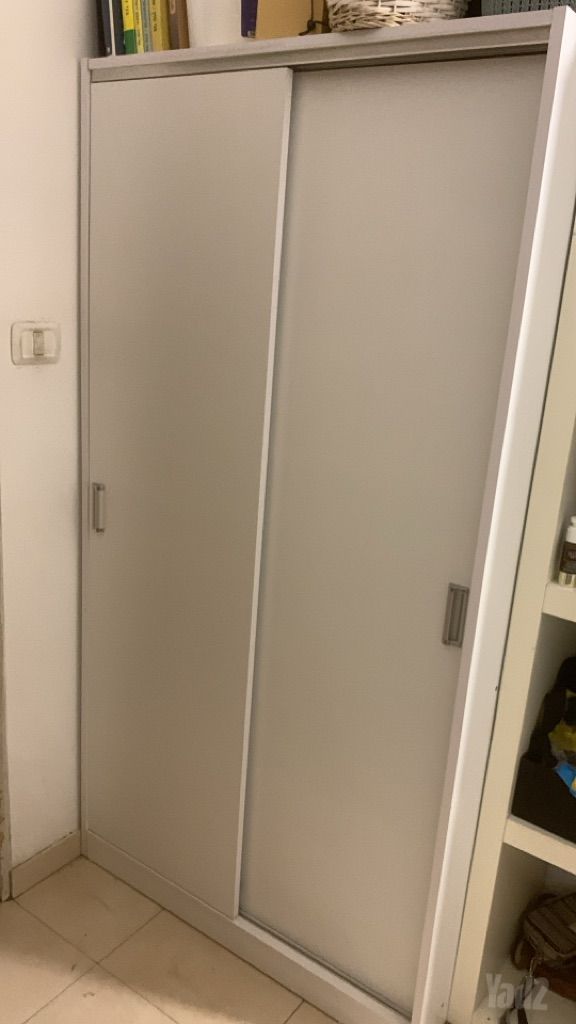 ארון הזזה לבן