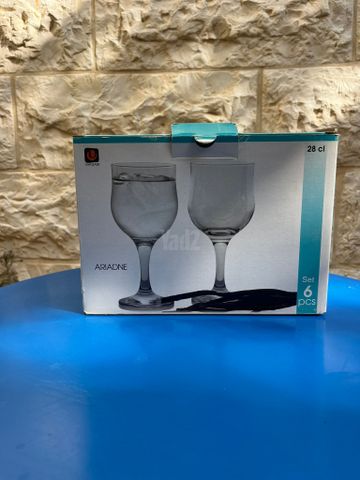 24 כוסות יין