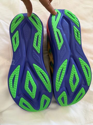 נעלי ריצה  ASICS Superblast 3