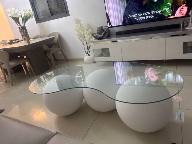 שולחן
