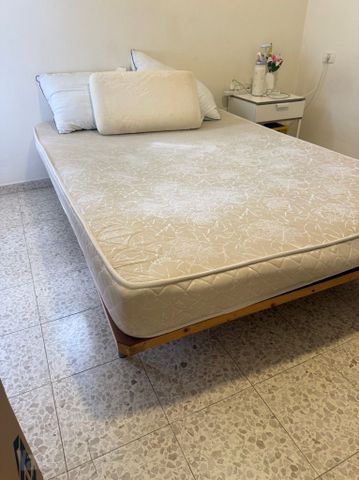 מיטה ובסיס