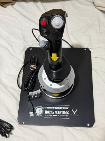 ג'ויסטיק Thrustmaster Warthog