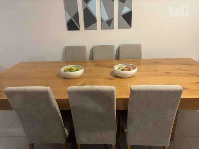 פינת אוכל גדולה