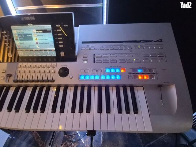 טיירוס 4  Yamaha Tyros 4