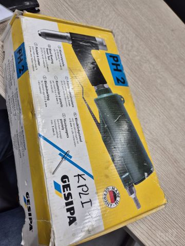 אקדח ניטים
