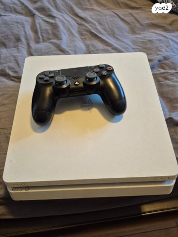 פלייסטיישן 4 PS4 slim בצבע לבן