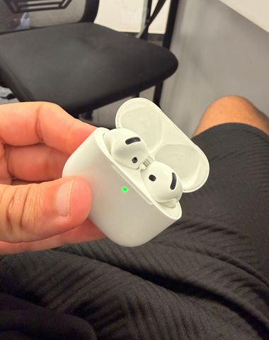 איירפודס 4 - AirPods