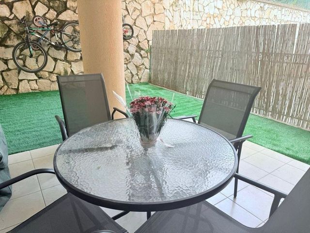 שולחן