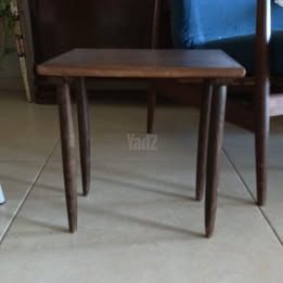 שולחן צד קטן