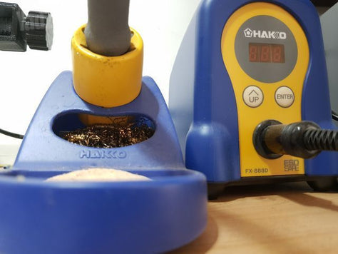 מלחם מקצועי HAKKO FX-888D
