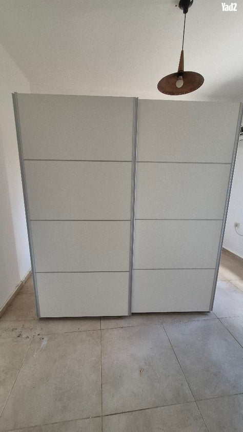 ארון בגדים
