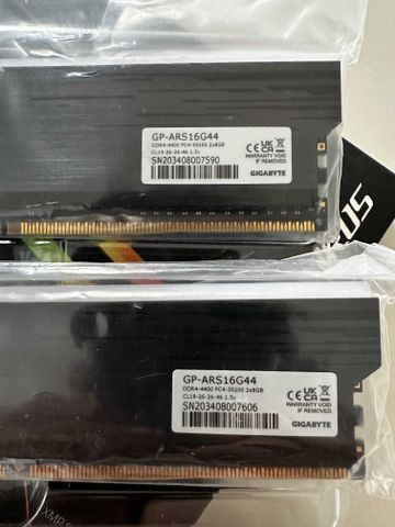 AORUS RGB DDR4 16GB 4400MHz