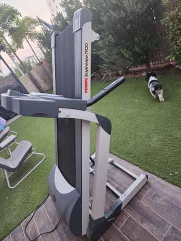הליכון YORK SUPREME 7900