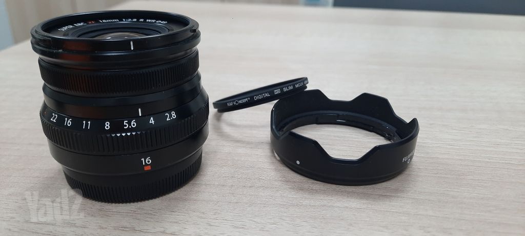עדשה fuji 16mm f2.8